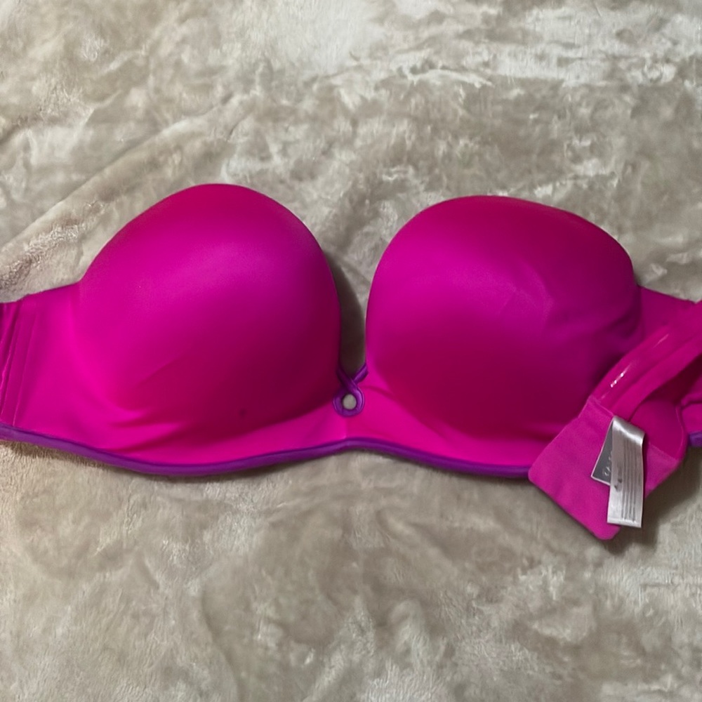 Victoria’s Secret Bombshell strapless bra 36C (adds 2 cup sizes) pink